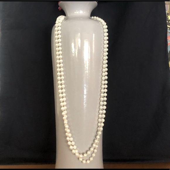 SPECIAL! Any 2 for 20, 3 for 25! Long white faux pearl necklace - Picture 1 of 4